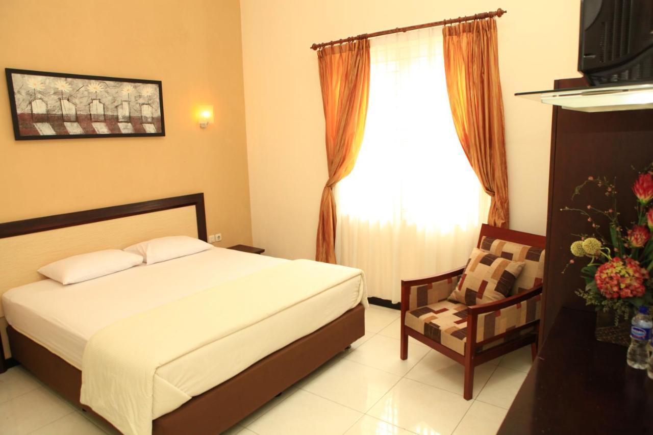 Arya Graha Semarang Hotel Exterior photo