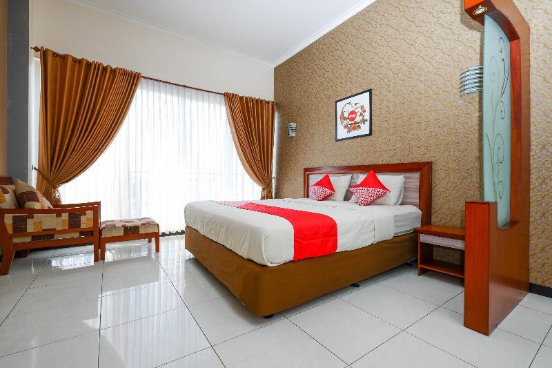 Arya Graha Semarang Hotel Exterior photo