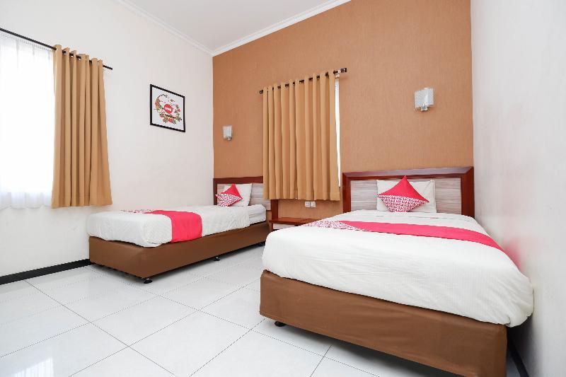 Arya Graha Semarang Hotel Exterior photo
