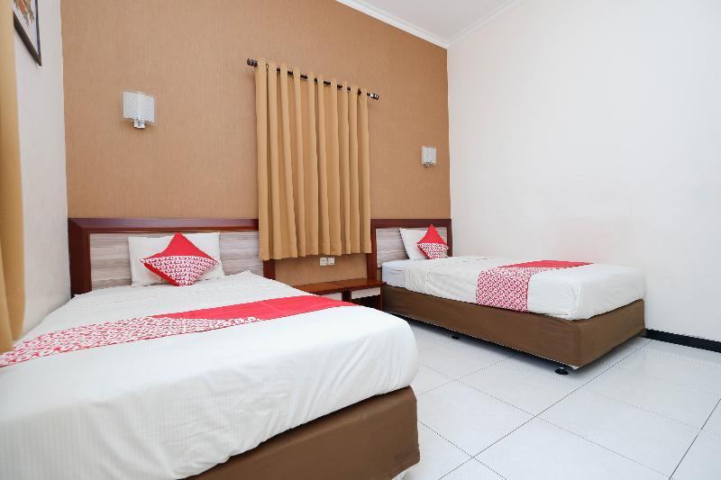 Arya Graha Semarang Hotel Exterior photo